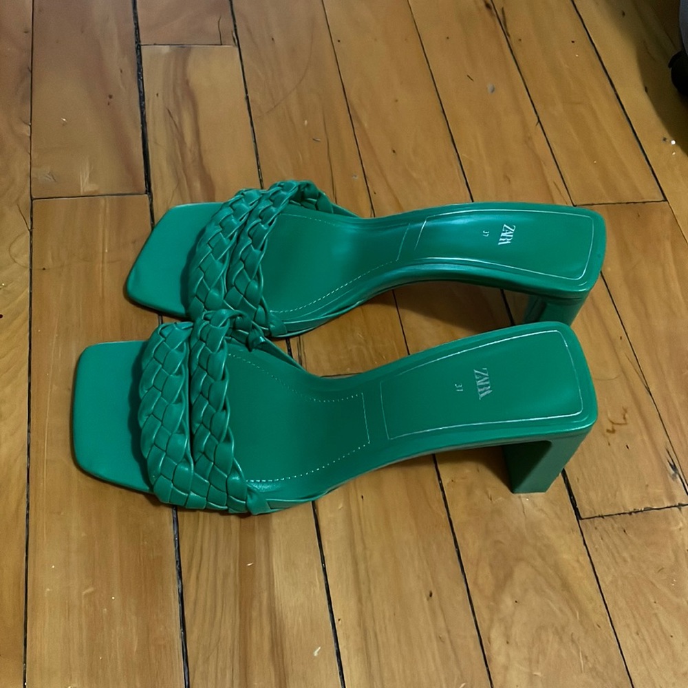 Zara green slippers with heels